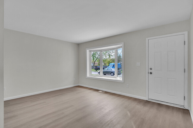 Building Photo - 20540 Colman St