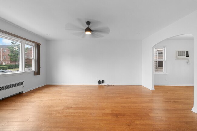 Foto del edificio - 172 W 49th St