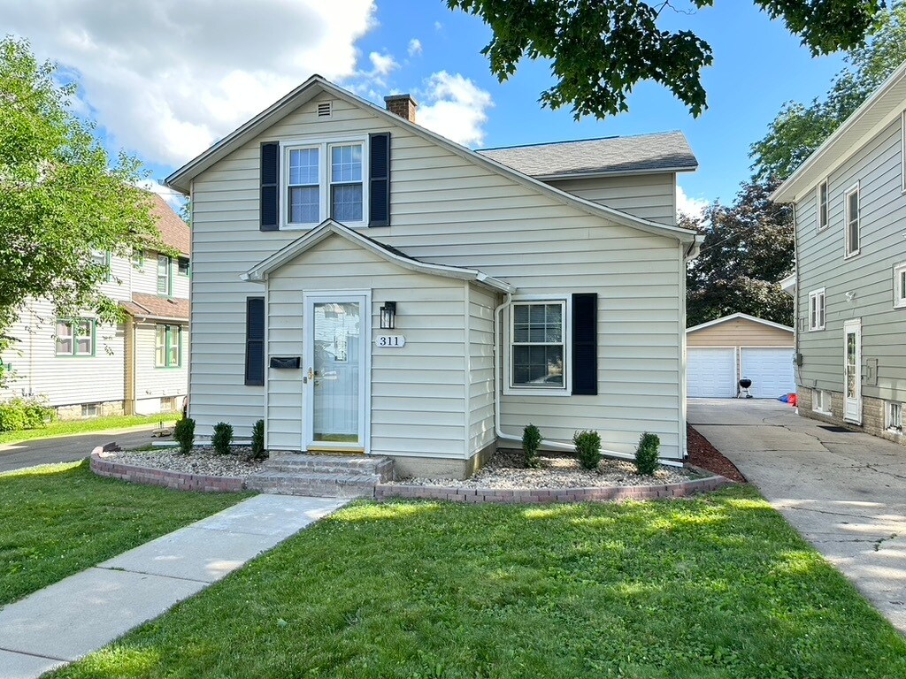 Primary Photo - 311 W 3rd St