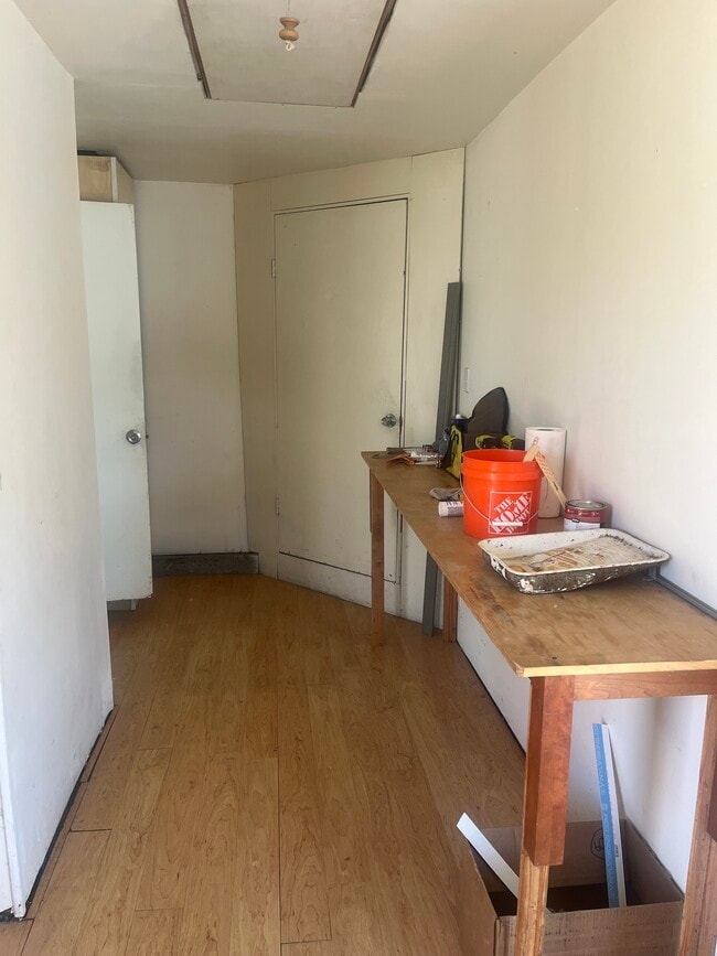 Foto del edificio - 1127 E Donovan Rd