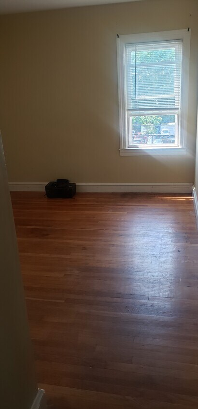Primary Photo - 809 Charles St