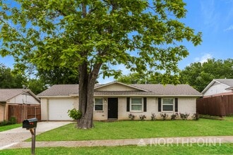 Building Photo - 2632 Sybil Dr