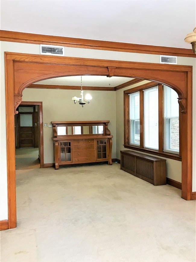 Building Photo - 4947 S Keeler Ave