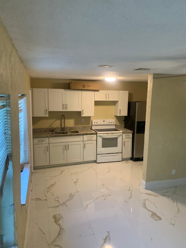 Foto del edificio - 3000 NW 11th St