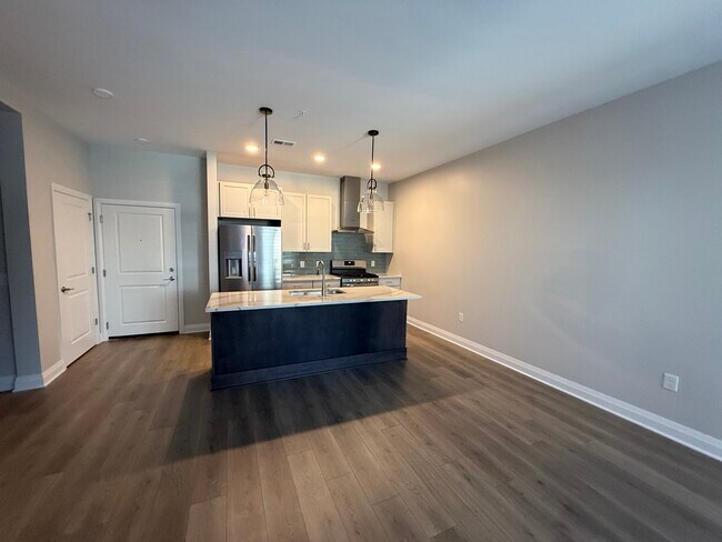 Foto del edificio - 6633 Dale Dr