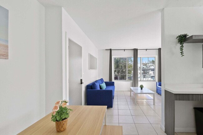 Foto del edificio - 7340 Harding Ave