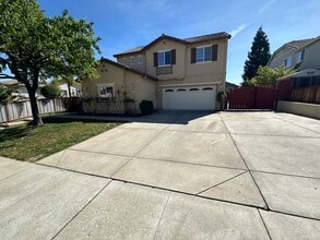 Building Photo - 1901 Colosseum Way