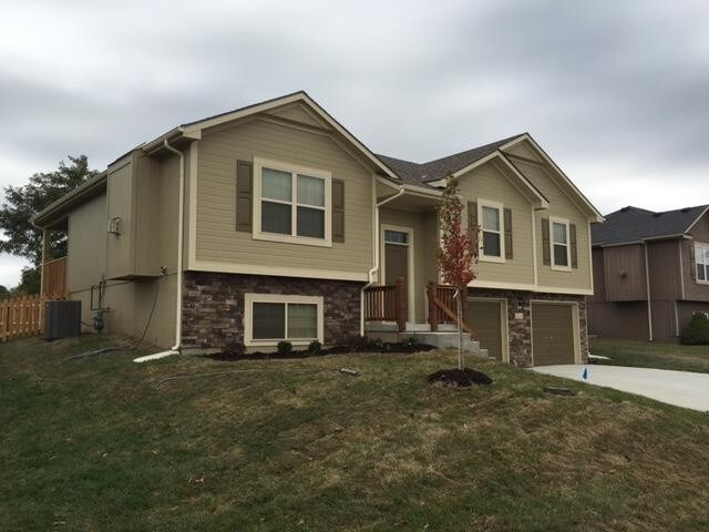 Building Photo - 415 Golfview Dr