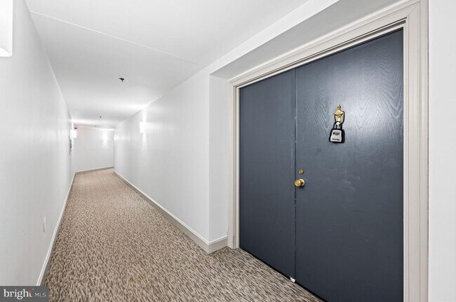 Foto del edificio - 1301 N Courthouse Rd