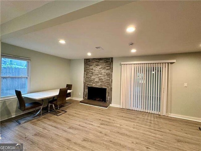 Building Photo - 1258 Creekside Ct