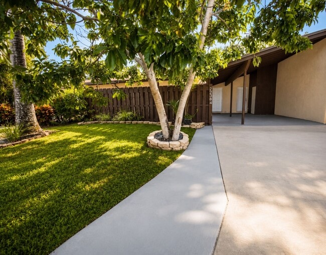 Building Photo - 22384 Palomita Dr