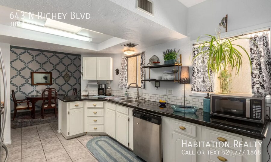 Foto principal - 643 N Richey Blvd