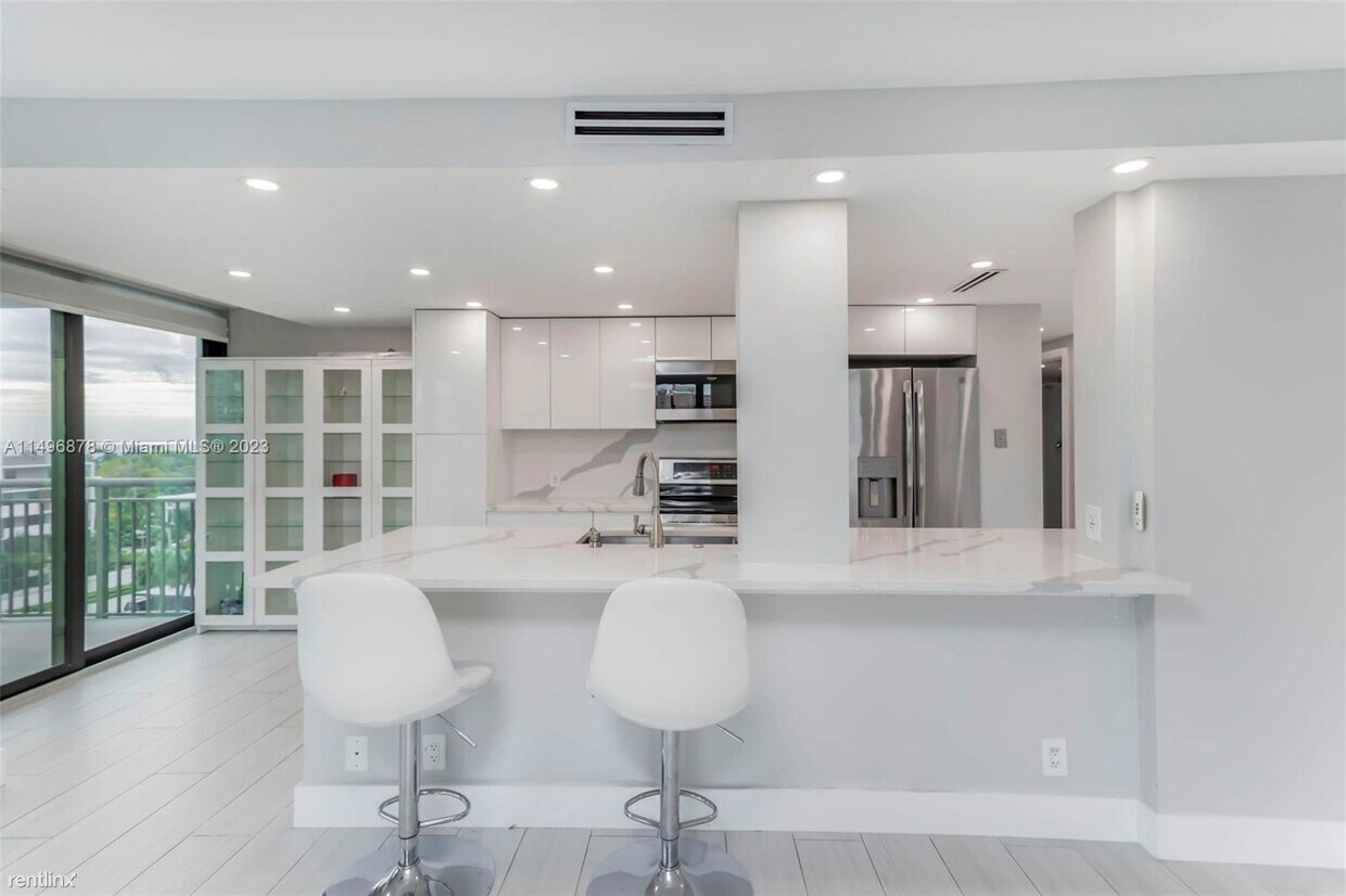 Primary Photo - 3 br, 2 bath House - 3031 N Ocean Blvd Apt...