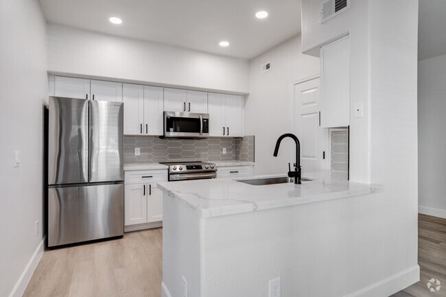 1HAB, 1BA - 760 ft² - Haven at Towne Center