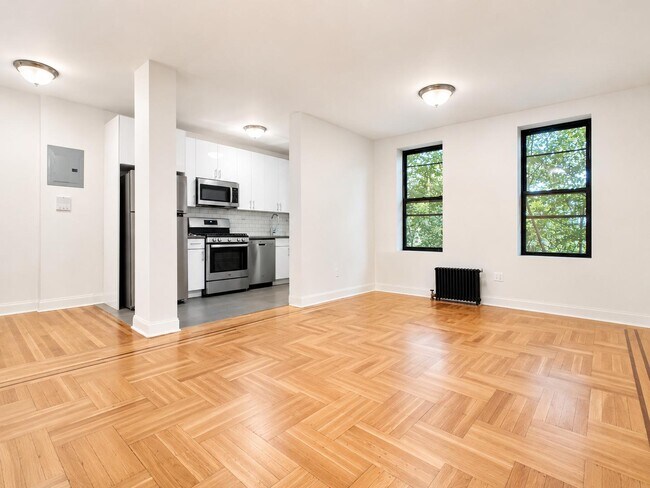 Foto del edificio - 282 Cabrini Blvd
