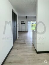 Building Photo - 30 E Graves Rd