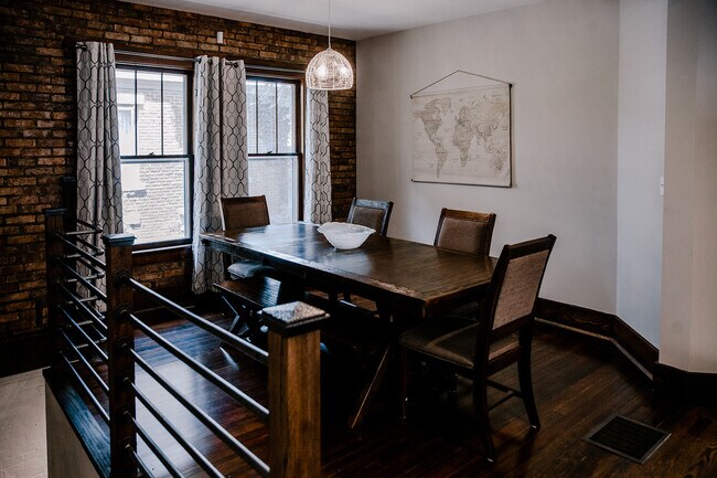 Foto del edificio - 721 Highland Ave