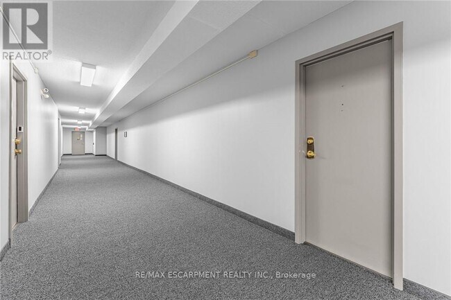 Building Photo - 4209 Hixon St