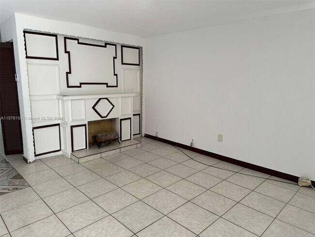 Foto del edificio - 2020 Bahama Dr
