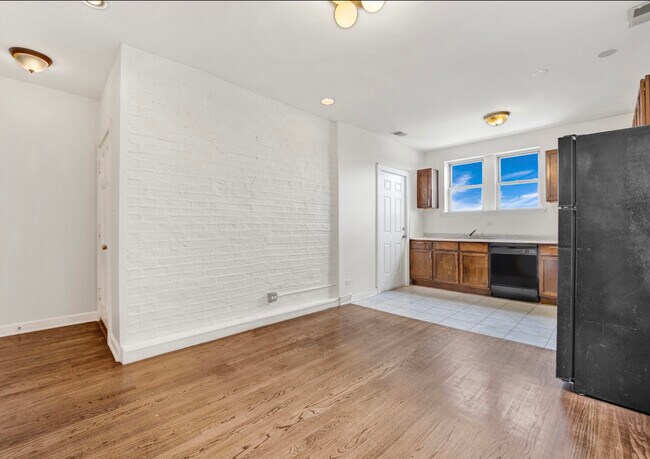 Foto del edificio - 5717 N Kimball Ave