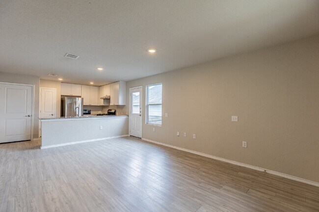 Building Photo - 5630 Willow Breeze