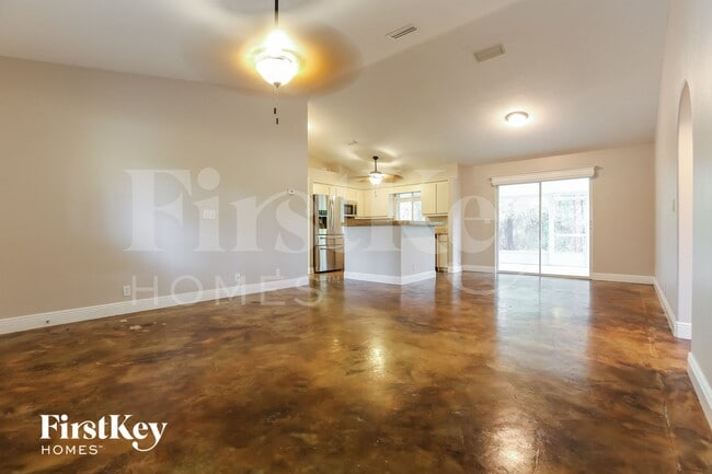 Building Photo - 1009 Lasseter St