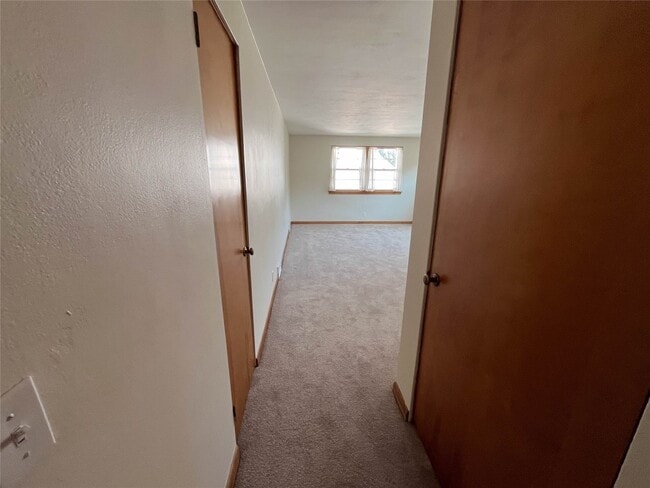 Building Photo - 3011 Country Club Rd