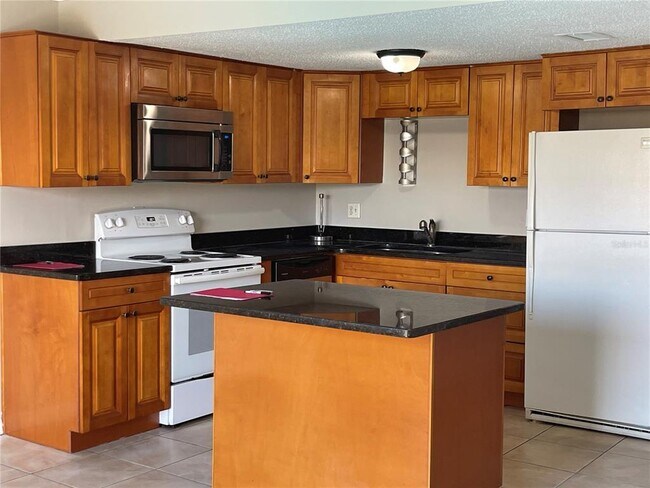 Foto del edificio - 5820 N Church Ave