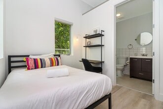 Building Photo - 121 NW 7th Ave