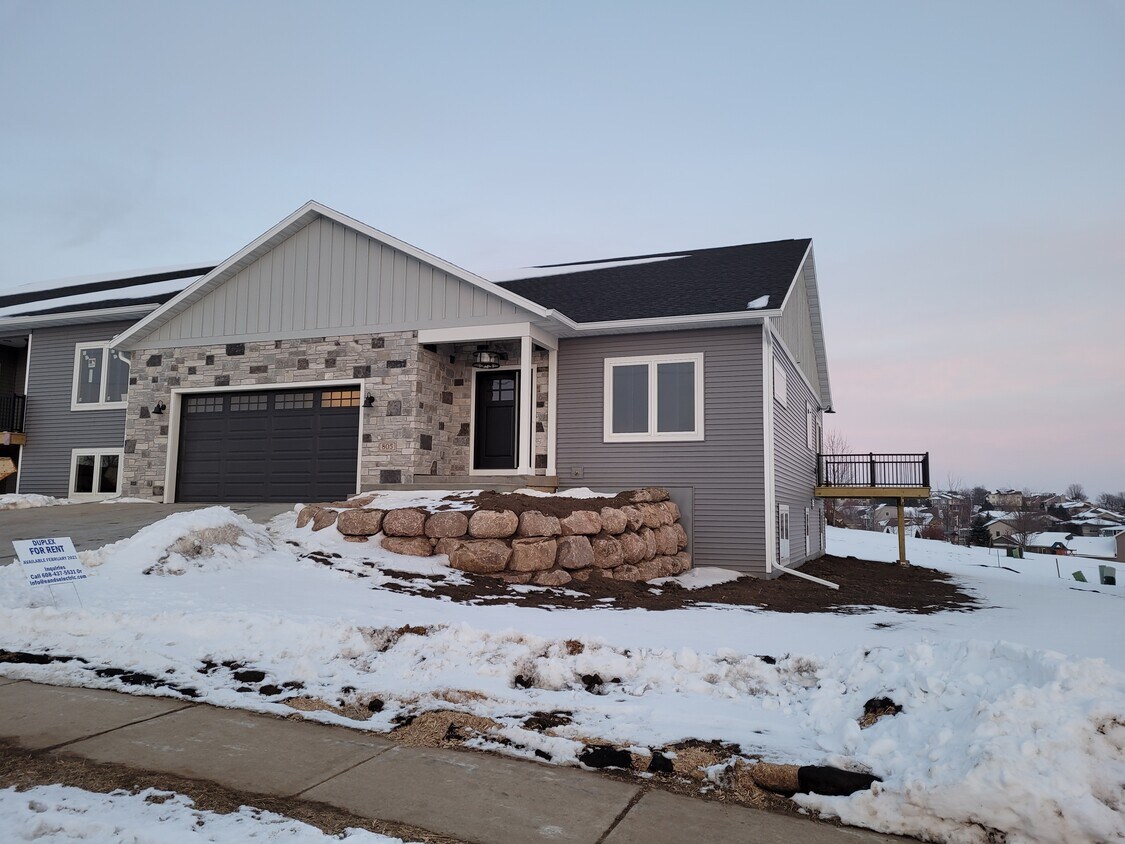 223 Westmorland Dr, Mount Horeb, WI 53572 House Rental in Mount Horeb