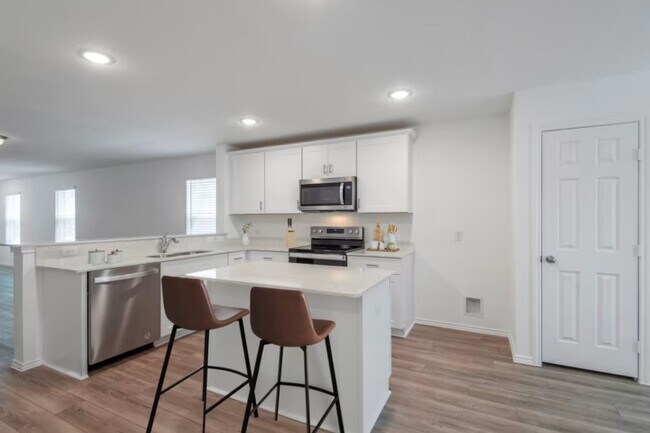 Foto del edificio - 808 Lake Fletcher Rd