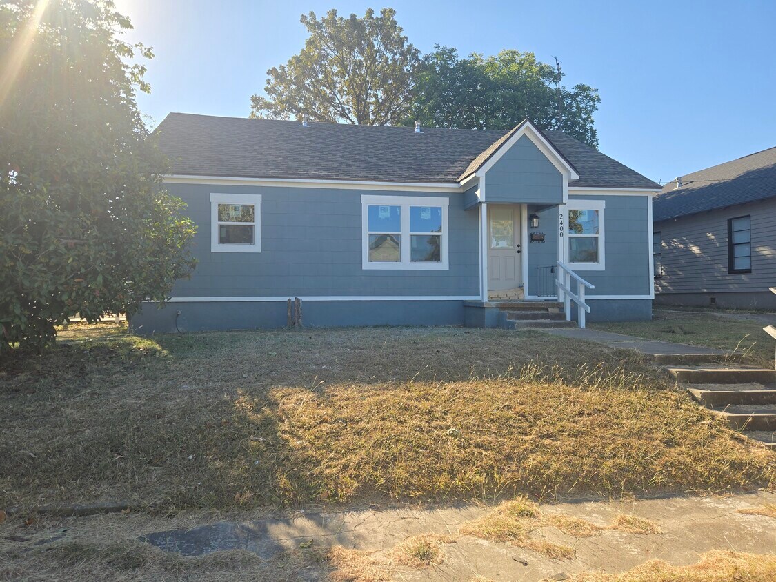 Foto principal - 2400 Lasker Ave