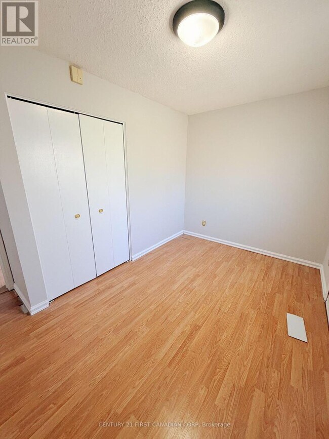 Building Photo - 48 Ardsley Rd