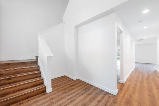 Building Photo - 11703 N Perry Ave