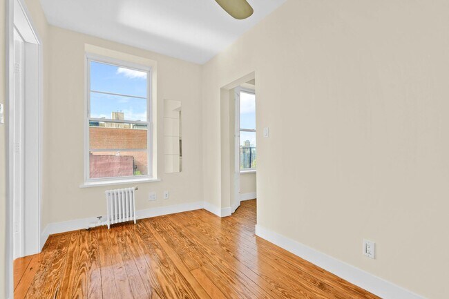 Building Photo - 639 Hicks Street