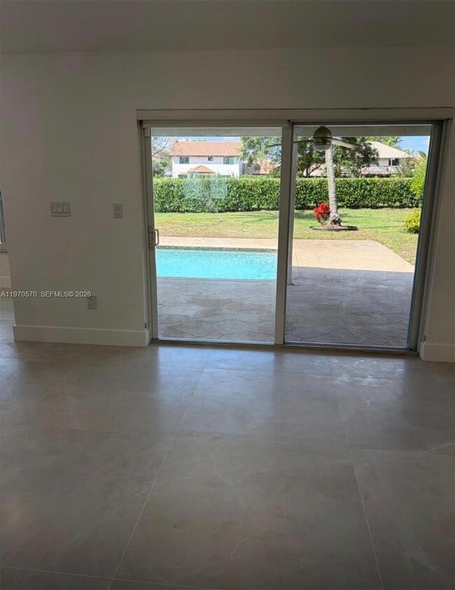 Building Photo - 801 Amherst Ave