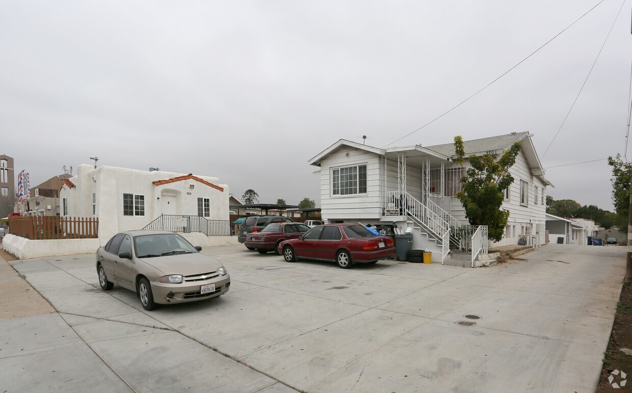 Primary Photo - 2701 Highland Ave