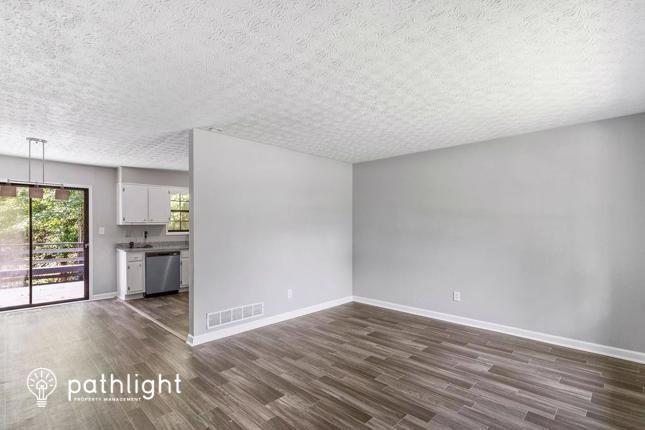 Building Photo - 100 Spicewood Ct