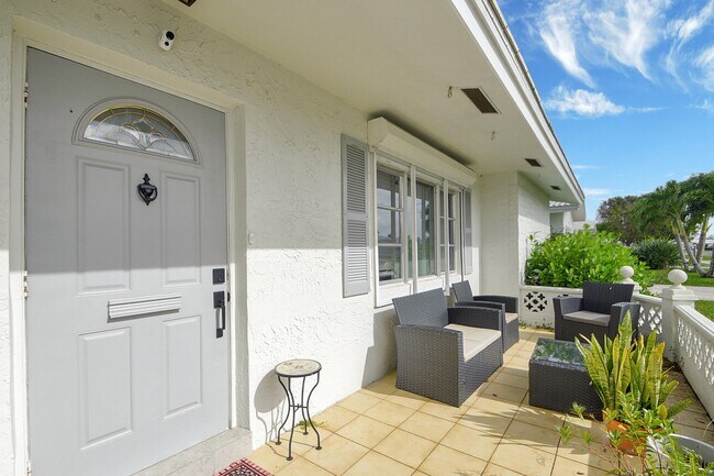 Foto del edificio - 716 SW 18th St