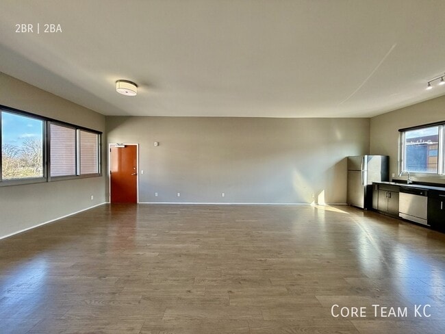 Building Photo - 2903 Gillham Rd