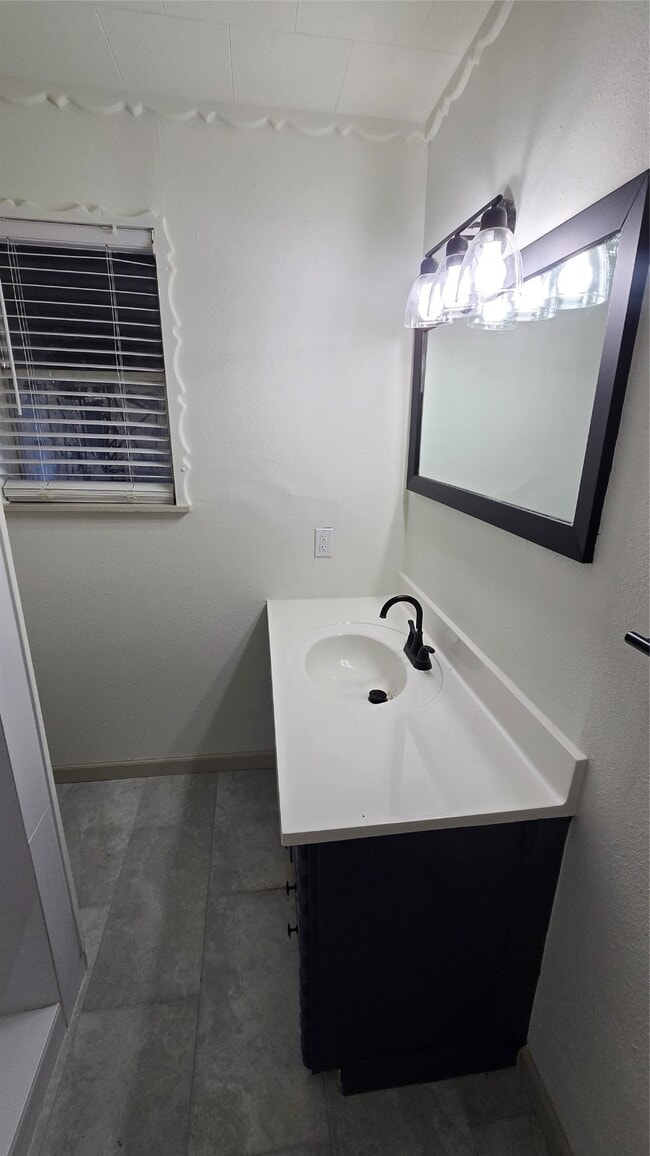 Building Photo - 8235 Thompson Rd