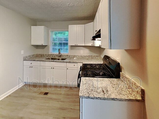 Foto del edificio - 2797 Revere Dr NW