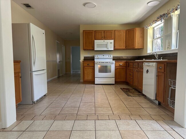 Foto del edificio - 2 Bedroom Home Available Now