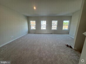 Building Photo - 21 Lyriq Ct