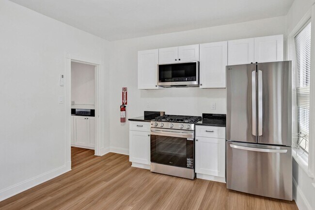 Building Photo - 866 Huntington Ave
