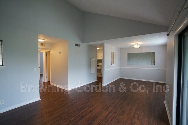 Building Photo - 411 Summit Ridge Pl