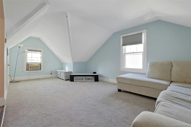 Building Photo - 105 S Broadway