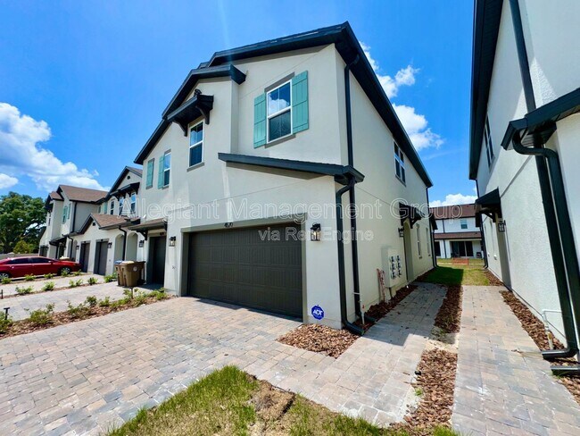 Foto del edificio - 4570 Small Creek Rd