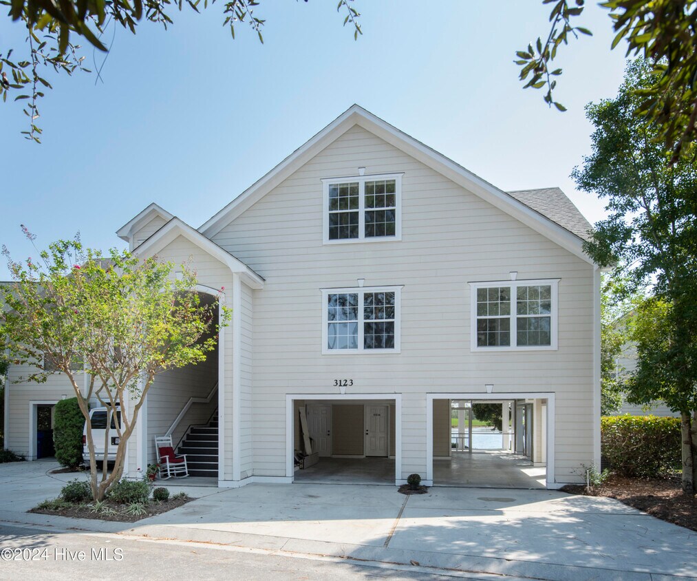 Primary Photo - 3123 Lakeside Commons Dr SE