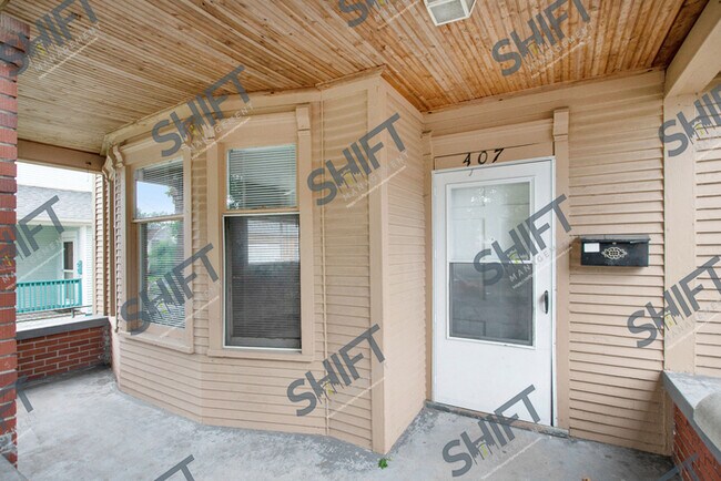 Building Photo - 407 Barth Ave SE